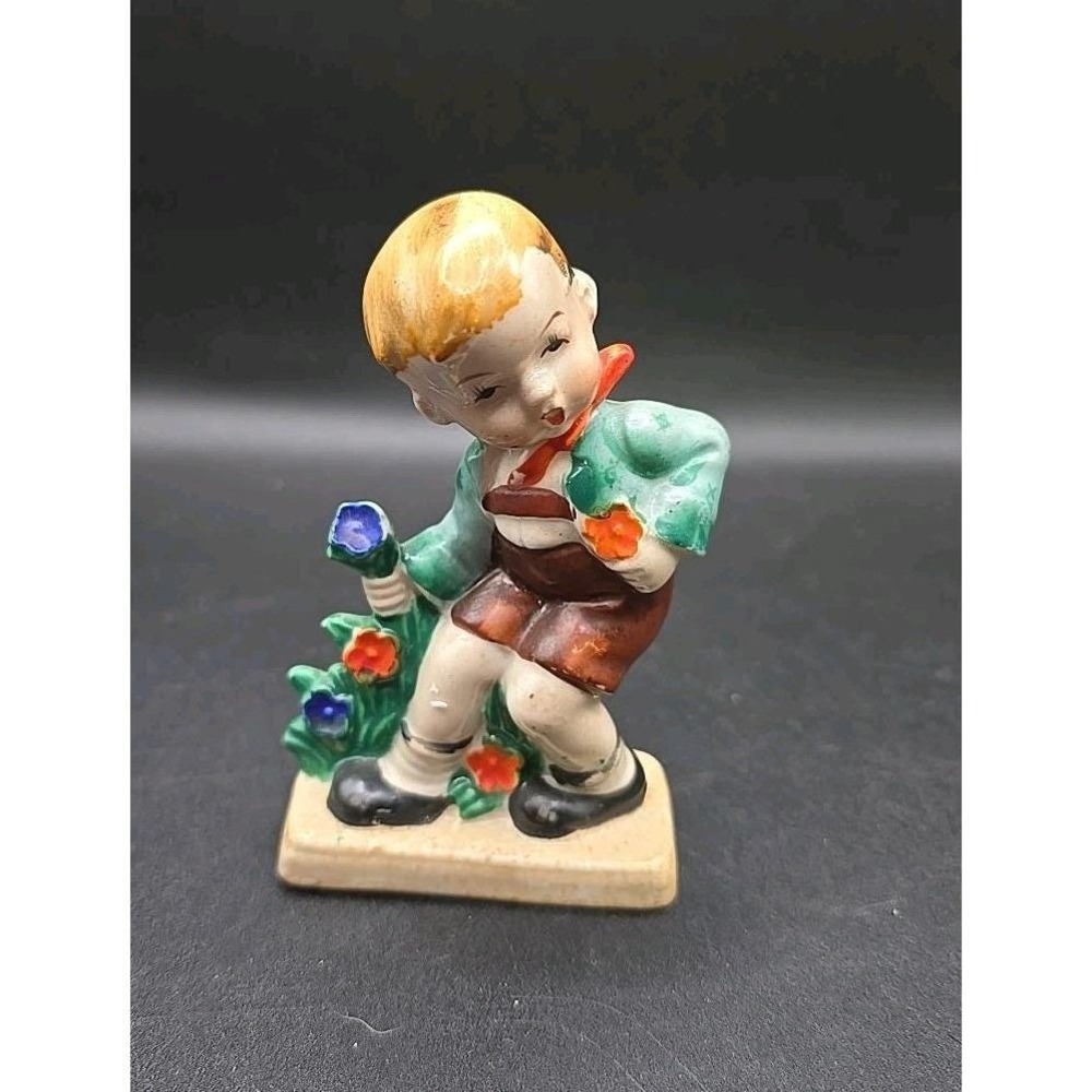 Vntg 1940's Or 1950's Made In Occupied Japan Boy/flowers Figurine Hand Painted